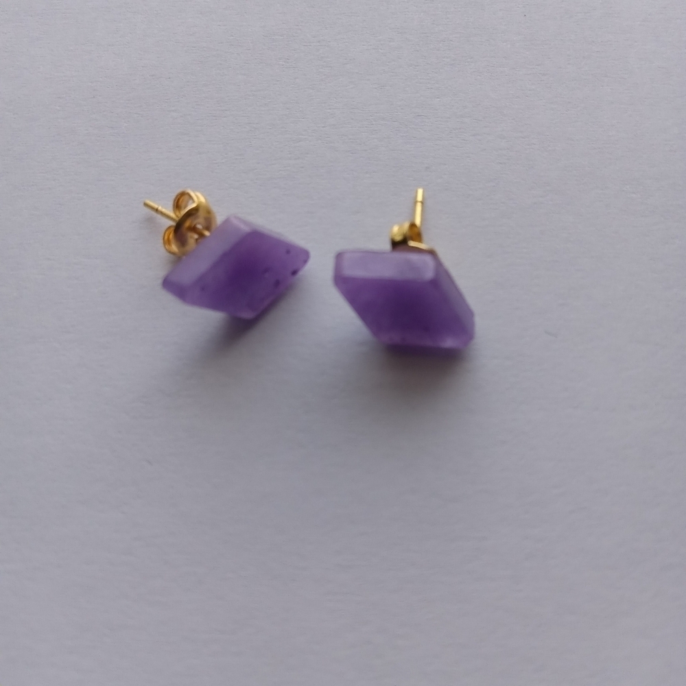 CLEARANCE - Purple resin diamond shaped stud earrings - Picture 3 of 3